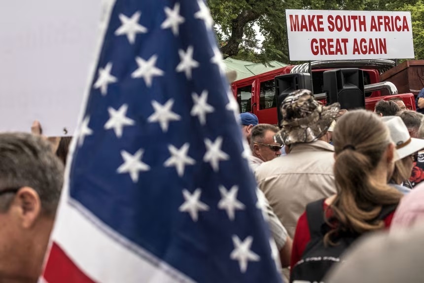 ട്രംപിന്‍റെ നീക്കത്തോട് പ്രതികരിച്ച് ദക്ഷിണാഫ്രിക്ക; രണ്ട് യുഎസ് ഉദ്യോഗസ്ഥരെ താത്കാലികമായി തടഞ്ഞുവെച്ചു, നയതന്ത്ര ബന്ധം കൂടുതൽ സങ്കീർണമാകുന്നു
