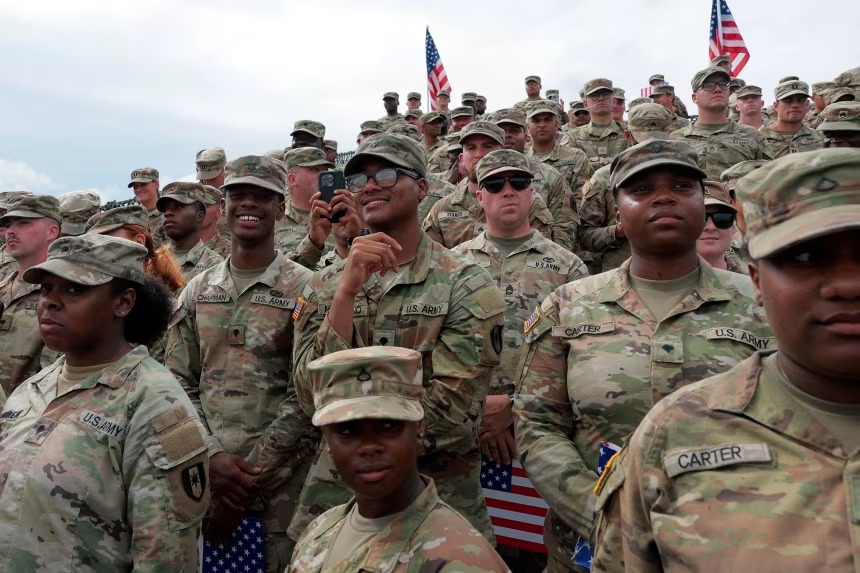 ട്രംപിൻ്റെ സൈനികർക്കുള്ള ക്രിസ്മസ് ഗിഫ്റ്റ്; 2.6 ബില്യൺ ഡോളറോളം പെന്റഗണിൽ നിന്ന് അനുവദിച്ചു, നിർദേശം നൽകിയത് പ്രതിരോധ സെക്രട്ടറി