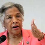 കെന്നഡി സെന്‍ററിൽ ട്രംപിന്‍റെ പേര് കൂടെ ചേർക്കാനുള്ള നീക്കം; ഡെമോക്രാറ്റിക് നിയമനിർമാതാവ് കോടതിയിൽ ഹർജി നൽകി