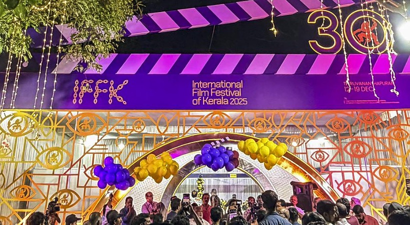 ഐഎഫ്എഫ്‌കെയെ പ്രതിസന്ധിയിലാക്കി കേന്ദ്രത്തിന്റെ കടുംവെട്ട്, 19 ചിത്രങ്ങൾക്ക് ‘സെൻസർ’കുരുക്ക്