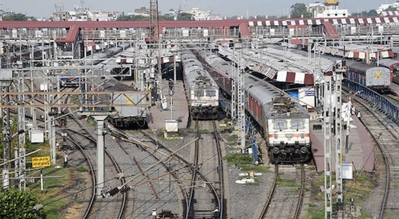 യാത്രക്കാർ അറിയാൻ! ട്രെയിൻ യാത്ര ചെലവേറും, ഡിസംബർ 26 മുതൽ പുതുക്കിയ ടിക്കറ്റ് നിരക്ക് പ്രാബല്യത്തിൽ