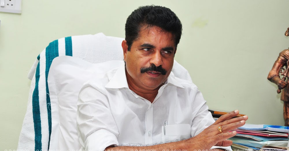 മലക്കം മറിഞ്ഞ് അടൂർ പ്രകാശ്: ‘മാധ്യമങ്ങൾ നൽകിയത് ഒരുവശം മാത്രം, താൻ എന്നും അതിജീവിതയ്‌ക്കൊപ്പം’