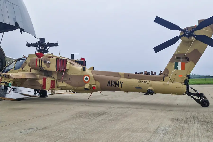 ഇന്ത്യയുടെ അപ്പാച്ചെ ഹെലികോപ്റ്റർ സേന പൂർണം; ആറ് AH-64E ഹെലികോപ്റ്ററുകൾ കൂടി എത്തി