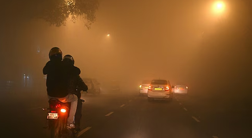 ഡല്‍ഹിയില്‍ കനത്ത മൂടല്‍ മഞ്ഞ്: 148 വിമാന സര്‍വീസുകള്‍ റദ്ദാക്കി; ട്രയിന്‍ സര്‍വീസുകളും തടസപ്പെട്ടു