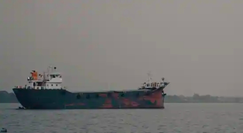 അമേരിക്ക പിടിച്ചെടുത്ത റഷ്യൻ പതാകയുള്ള കപ്പലിൽ മൂന്ന് ഇന്ത്യക്കാർ ഉൾപ്പെടെ 28 ജീവനക്കാർ