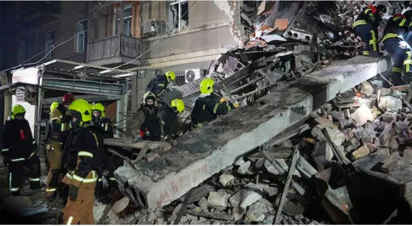 റഷ്യ ഡ്രോണുകൾ ഉപയോഗിച്ച് യുക്രയിൻ ട്രെയിനുകൾക്ക് നേരെ നടത്തിയ ആക്രമണത്തിൽ 5 പേർ കൊല്ലപ്പെട്ടു