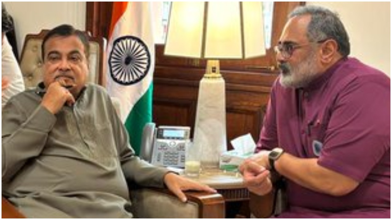 കേരളത്തിലെ ദേശീയപാതകളിൽ ഇനി മേൽപ്പാലങ്ങൾ തൂണുകളിൽ; സംരക്ഷണ ഭിത്തികൾ ഒഴിവാക്കും, നിതിൻ ഗഡ്കരി ഉറപ്പുനൽകിയെന്ന് രാജീവ് ചന്ദ്രശേഖർ