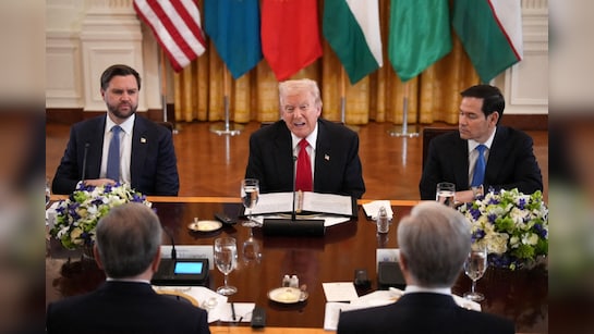 ട്രംപ് പങ്കെടുക്കുന്നില്ല, ഇറ്റലി ശീതകാല ഒളിമ്പിക്സ് യുഎസ് പ്രതിനിധി സംഘത്തെ ജെ ഡി വാൻസ് നയിക്കും; മാർക്കോ റൂബിയോയും സംഘത്തിൽ