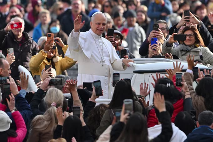 എഐ ചാറ്റ്ബോട്ടുകൾ കേവലം സുഹൃത്തുക്കളല്ല, അവ അപകടകാരികളാണ്, മുന്നറിയിപ്പുമായി ലിയോ പതിനാലാമൻ മാർപ്പാപ്പ