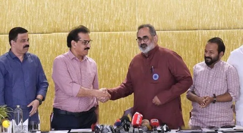 ‘വോട്ടുവാങ്ങി ജനങ്ങളെ വഞ്ചിച്ചു’; എൻഡിഎ സഖ്യത്തെ ചൊല്ലി ട്വന്റി 20 യിൽ പൊട്ടിത്തെറി; നേതാക്കൾ കോൺഗ്രസിലേക്ക്