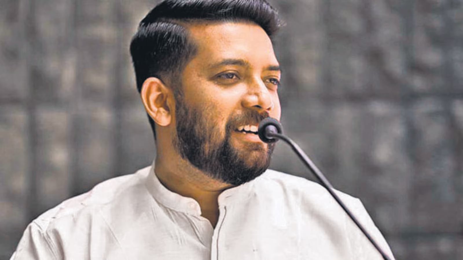 ഷാഫി പറമ്പിലിന് ശിക്ഷ വിധിച്ച് കോടതി, 1000 രൂപ പിഴയും കോടതി പിരിയും വരെ തടവും, ദേശീയപാത ഉപരോധിച്ച കേസിൽ നടപടി