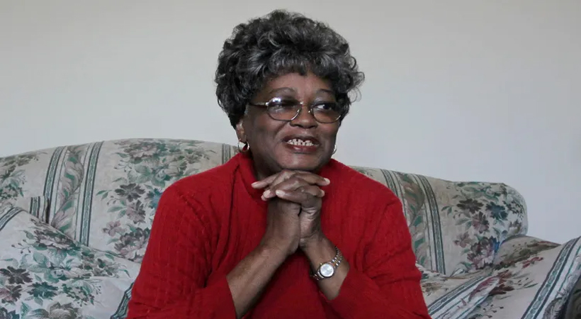 വെള്ളക്കാര്‍ക്ക് ബസില്‍ സീറ്റ് ഒഴിഞ്ഞുനല്കാന്‍ വിസമ്മതിച്ച പൗരാവകാശ പ്രവര്‍ത്തക ക്ലോഡെറ്റ് കോള്‍വിന്‍ 86-ാം വയസില്‍ അന്തരിച്ചു