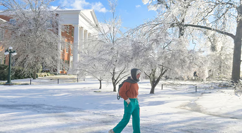 അമേരിക്കയില് ശൈത്യക്കൊടുങ്കാറ്റില് മരണം 40 കവിഞ്ഞു: 220 ദശലക്ഷം ആളുകള്ക്ക് ജാഗ്രതാ നിര്ദേശം
