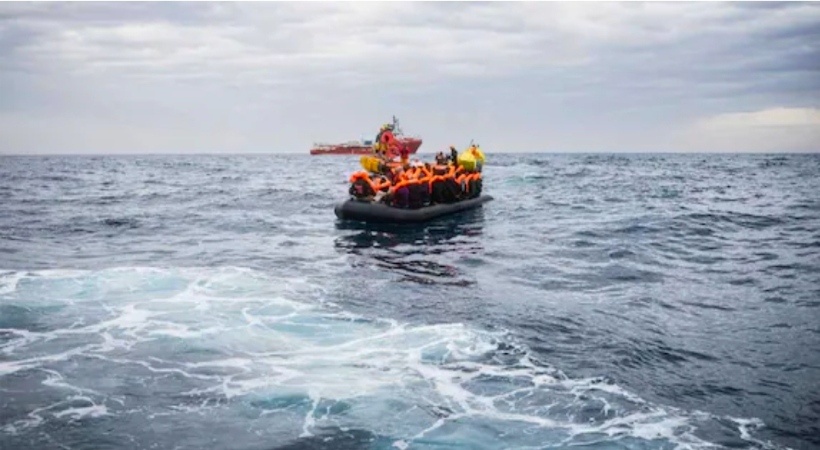 മെഡിറ്ററേനിയൻ കടലിൽ അഭയാർത്ഥികളുമായി സഞ്ചരിച്ച ബോട്ട് മുങ്ങി 53 കൊല്ലപ്പെട്ടു