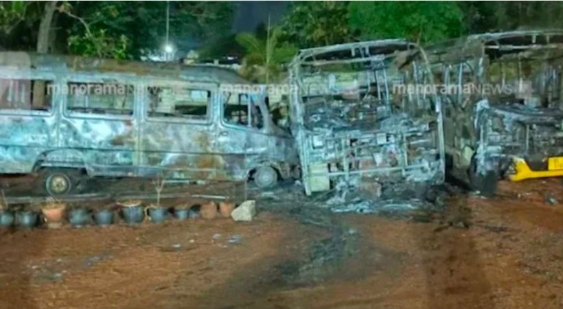 തിരുവനന്തപുരത്ത് അർദ്ധ രാത്രിയിൽ സ്കൂളിൽ വൻ പിടുത്തം: മൂന്നു ബസ്സുകൾ കത്തി നശിച്ചു