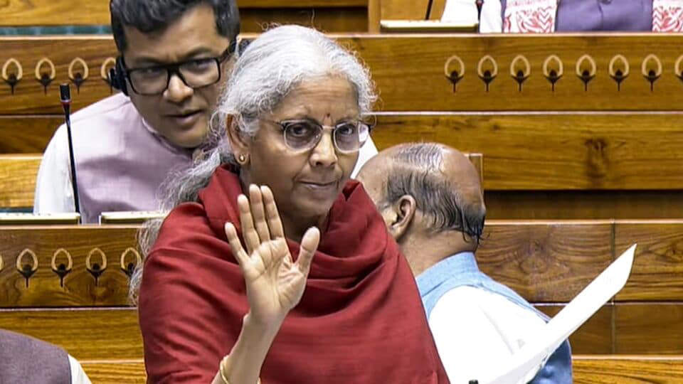 ആദായനികുതി നിയമം 2025 ഏപ്രിൽ 1 മുതൽ പ്രാബല്യത്തിൽ; നികുതിദായകർക്ക് ആശ്വാസമായി  പരിഷ്കാരങ്ങൾ