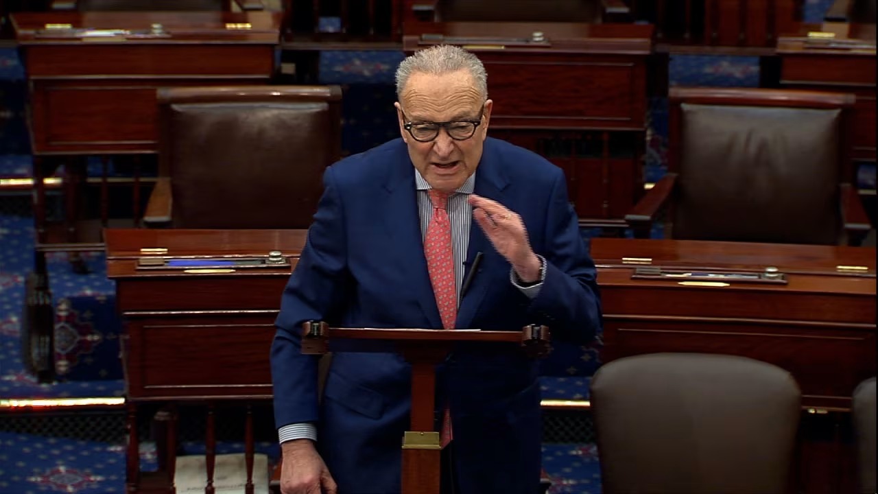 ട്രംപിന്റെ നീക്കം ജനാധിപത്യത്തിന് ഭീഷണി; രൂക്ഷമായി വിമർശിച്ച് ചക്ക് ഷുമർ, തിരഞ്ഞെടുപ്പ് ‘ദേശീയവൽക്കരണ’ ആശയത്തിനെതിരെ പ്രതിഷേധം