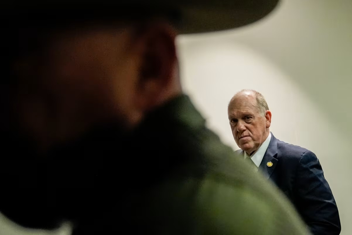 ട്രംപ് ഭരണകൂടത്തിന്‍റെ ‘ഹോമൻ മോഡൽ’ രാജ്യവ്യാപകമാക്കാൻ ഒരുങ്ങുന്നു; മാസ് ഡിപ്പോർട്ടേഷൻ പുതിയ ഘട്ടത്തിലേക്ക്, കർശന നടപടികൾ