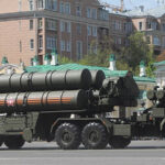 റഷ്യയുമായി വമ്പന്‍ വ്യാപാര കരാറിന് ഇന്ത്യ: പതിനായിരം കോടി രൂപയ്ക്ക് എസ്-400 മിസൈലുകള്‍ വാങ്ങുന്നു