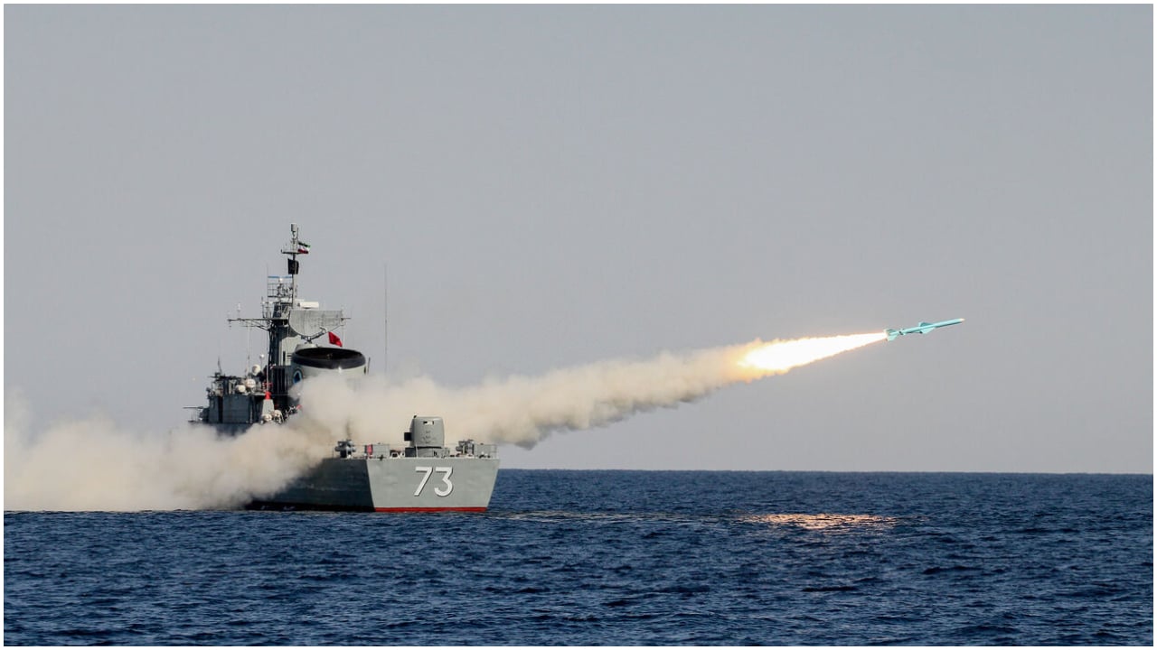 അമേരിക്കൻ ഭീഷണിക്കിടെ ഇറാന് കരുത്തായി റഷ്യയും ചൈനയും, ഹോർമൂസ് കടലിടുക്കിൽ സംയുക്ത നാവികാഭ്യാസം