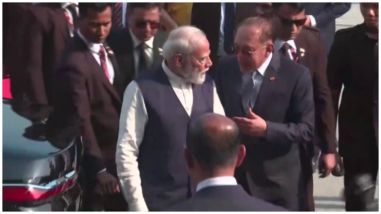 പ്രധാനമന്ത്രി മോദിക്ക് മലേഷ്യയിൽ വമ്പൻ വരവേൽപ്പ്, ഇന്ത്യൻ സമൂഹം നൽകിയ സ്വീകരണവും ഏറ്റുവാങ്ങി