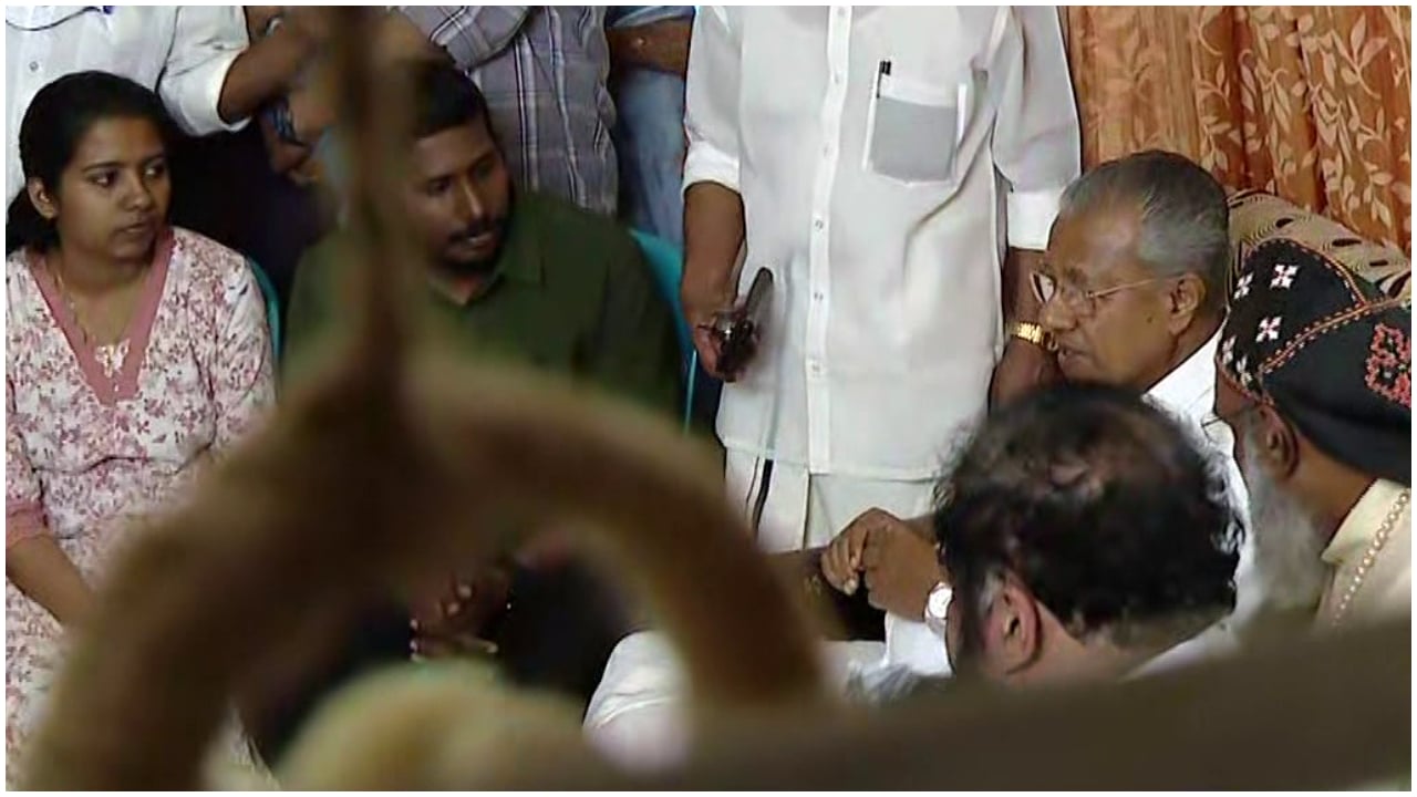 ആലിനെ കേരളം ഒരിക്കലും മറക്കില്ല, ആദരമായി കോഴിക്കോട്ടെ പുതിയ അവയവദാന കേന്ദ്രത്തിന് പേര് നൽകും; കുടുംബത്തെ സന്ദർശിച്ച് മുഖ്യമന്ത്രിയുടെ പ്രഖ്യാപനം