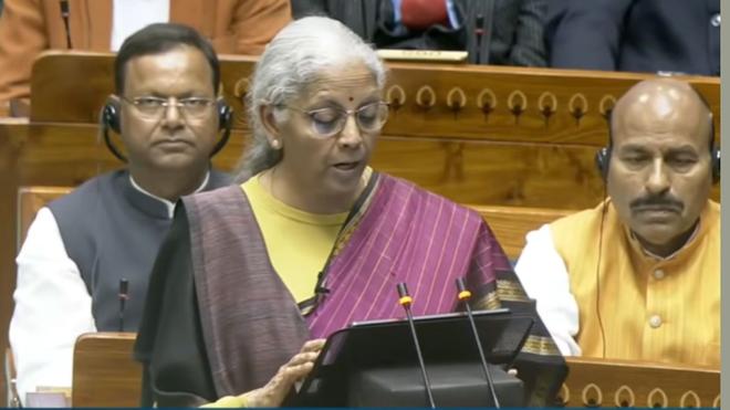 ബജറ്റ് 2026 : ചെറുകിട-ഇടത്തരം സംരംഭങ്ങൾക്കായി (MSMEs) 10,000 കോടി രൂപയുടെ പ്രഖ്യാപനം