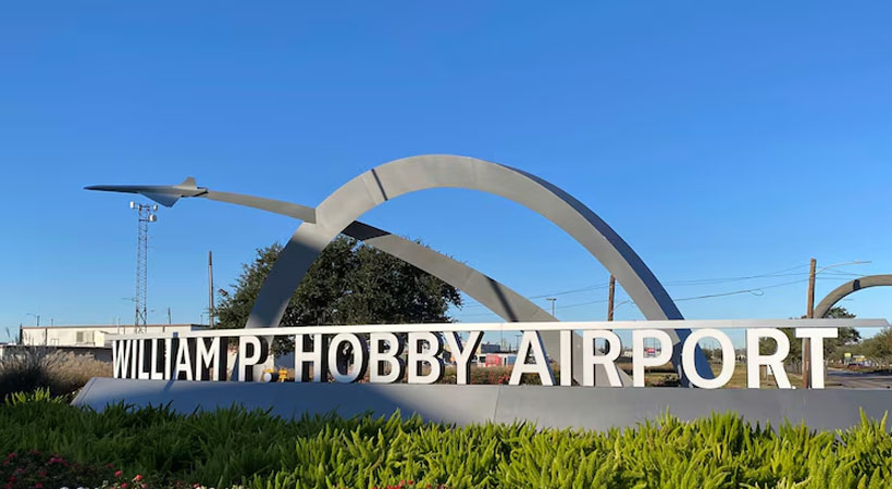 വിമാന യാത്രികന് സഹയാത്രക്കാര്ക്കു നേരെ ആക്രമണവും കോക്ക് പിറ്റിലേക്ക് കടക്കാനും ശ്രമം: ഡെല്റ്റാ വിമാനം അടിയന്തിരമായി ഹൂസ്റ്റണില് തിരിച്ചിറക്കി