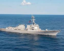 കരീബിയൻ കടലിൽ അമേരിക്കൻ യുദ്ധക്കപ്പലുകൾ കൂട്ടിയിടിച്ചു; രണ്ട് നാവികർക്ക് പരിക്ക്