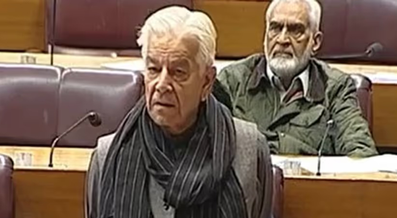 അമേരിക്കന്‍ താത്പര്യങ്ങള്‍ക്കായി പാക്കിസ്ഥാനെ ഉപയോഗിച്ച ശേഷം ടോയ്‌ലെറ്റ് പേപ്പറിനെപ്പോലെ വലിച്ചെറിഞ്ഞു: യുഎസിനെതിരേ രൂക്ഷ വിമര്‍ശനവുമായി പാക്ക് പ്രതിരോധ മന്ത്രി