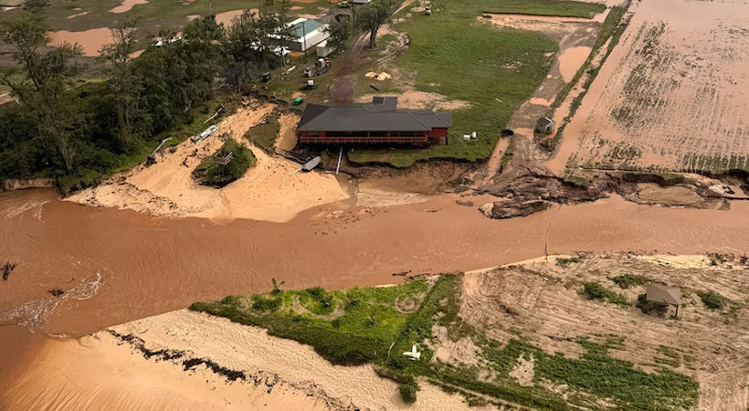കനത്ത മഴ ഒഹാവു ദ്വീപില് വെളളപ്പൊക്ക മുന്നറിയിപ്പ്: വഹിയാവ അണക്കെട്ടും അപകടഭീഷണിയില്; 5,500 പേരെ ഒഴിപ്പിച്ചു