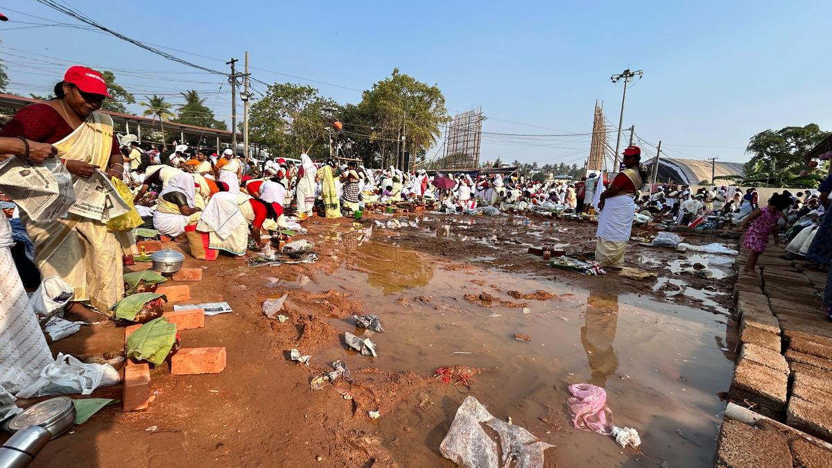 ആറ്റുകാൽ പൊങ്കാല ശുചീകരണത്തിൽ വീഴ്ച; ആർഡിഒ അന്വേഷണത്തിന് മന്ത്രിയുടെ ഉത്തരവ്, രാഷ്ട്രീയ നാടകമെന്ന് ബിജെപി