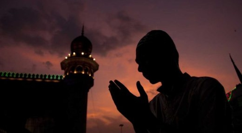 കേരളത്തിൽ നാളെ ചെറിയ പെരുന്നാൾ; മാസപ്പിറവി കണ്ടു, വിശ്വാസികൾക്ക് ഇനി ആഹ്ലാദത്തിന്റെ ഈദ്