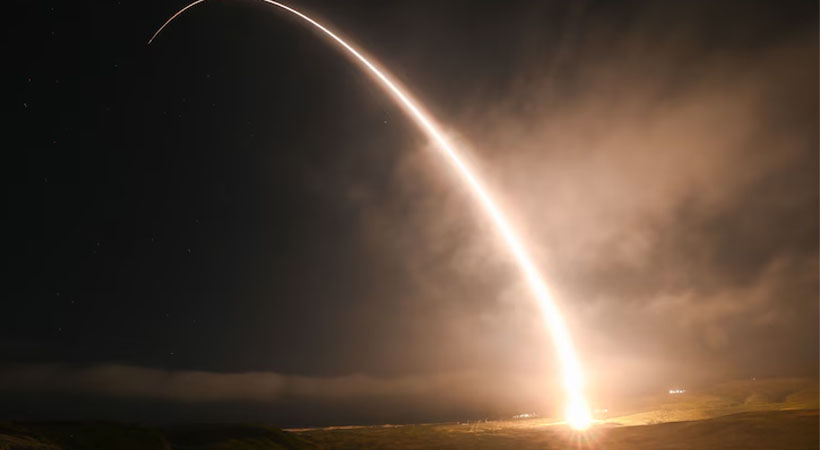 ‘മിനുട്ട്മാന്‍ 111 ‘ ആണവശേഷിയുള്ള ഭൂഖണ്ഡാന്തര ബാലിസ്റ്റിക് മിസൈല്‍ പരീക്ഷിച്ച് അമേരിക്ക