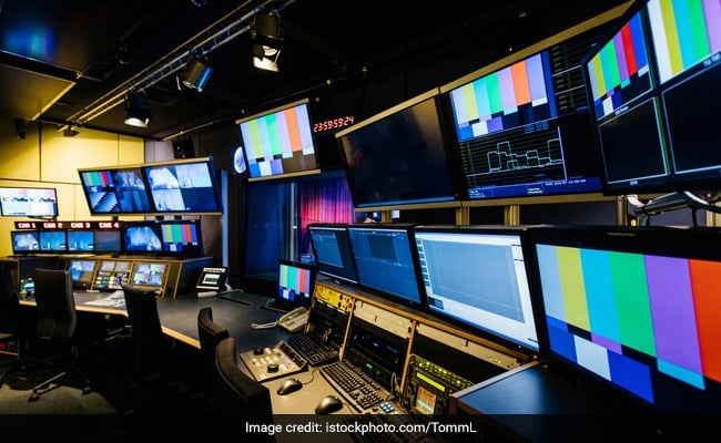 ചാനൽ യുദ്ധം വേണ്ട! യുദ്ധവാർത്തകളിൽ ഭീതി പടർത്തുന്നതിന് മൂക്കുകയറിട്ട് കേന്ദ്രം; ടെലിവിഷൻ റേറ്റിംഗ് നാല് ആഴ്ചത്തേക്ക് പാടില്ല, ബാർക്കിന് നിർദ്ദേശം നൽകി