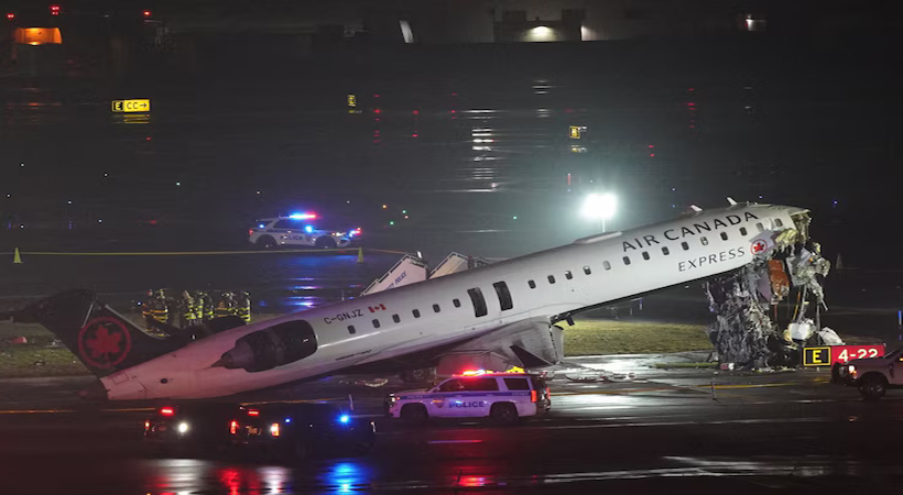 ന്യൂയോര്‍ക്കില്‍ എയര്‍ കാനഡ വിമാനം റണ്‍വേയില്‍ ഫയര്‍ ട്രക്കുമായി കൂട്ടിയിടിച്ചു: പൈലറ്റും കോ പൈലറ്റും കൊല്ലപ്പെട്ടു