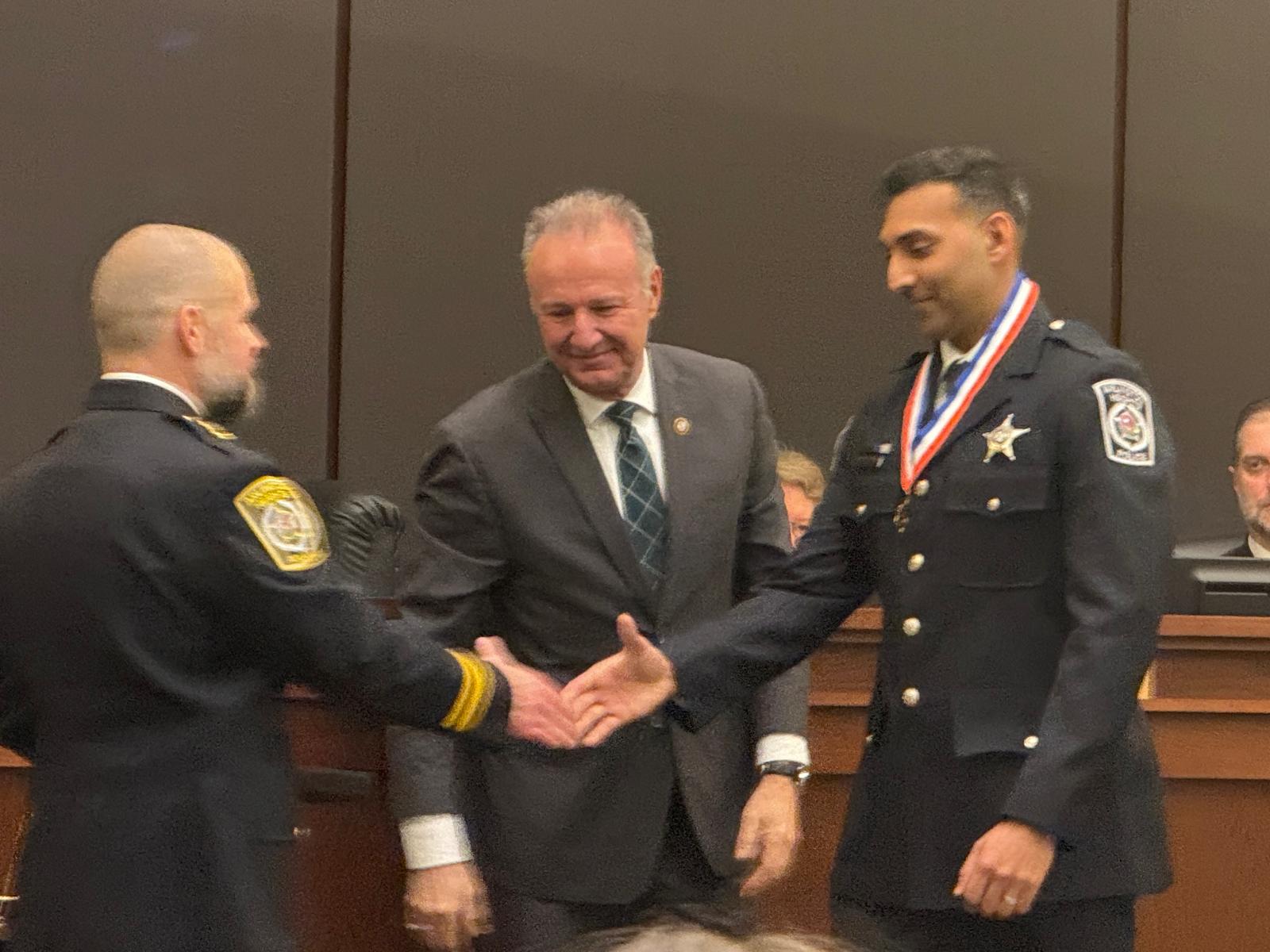 ആന്റണി പടിയറയ്ക്ക് ധീരതയ്ക്കുള്ള ഉന്നത പോലീസ് ബഹുമതി ‘മെഡല്‍ ഓഫ് വാലര്‍’ സമ്മാനിച്ചു