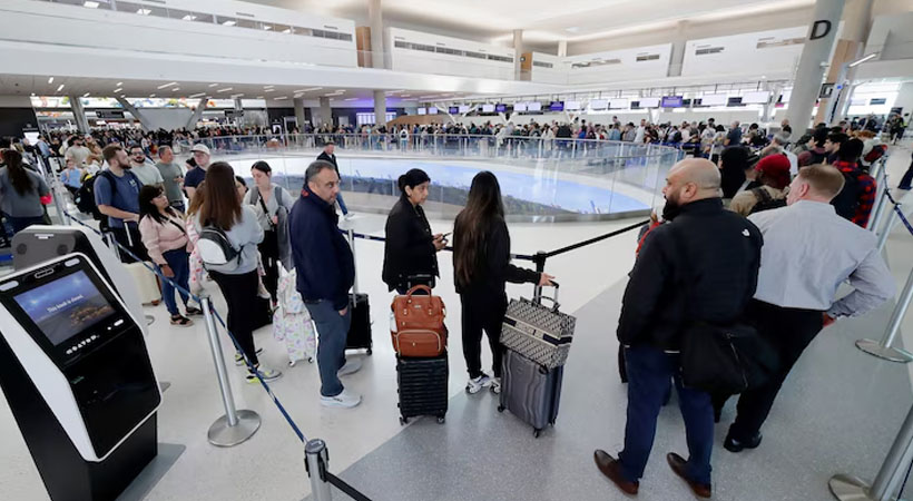 ഭാഗീക അടച്ചുപൂട്ടല്‍: വിമാനത്താവളങ്ങളില്‍ ട്രാന്‍സ്‌പോര്‍ട്ടേഷന്‍ സെക്യൂരിറ്റി അഡ്മിനിസ്‌ട്രേഷന്‍ ജീവനക്കാരുടെ എണ്ണത്തില്‍ റിക്കാര്‍ഡ് കുറവ്: ഐസിഇ ഏജന്റുമാരെ നിയമിക്കുമെന്നു ട്രംപ്