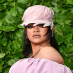 പ്രശസ്ത പോപ്പ് ഗായിക റിഹാനയുടെ വീടിനു നേരെ വെടിവെയ്പ്