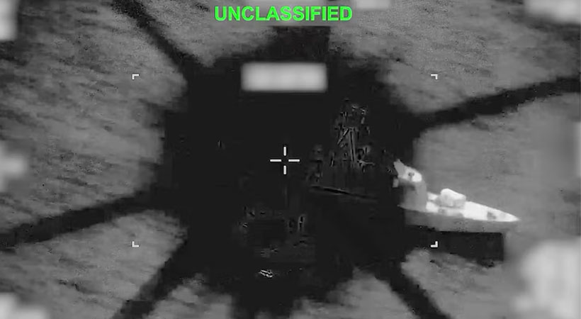 ഹോര്‍മൂസ് കടലിടുക്കില്‍ മൈനുകള്‍ ആയി പ്രവര്‍ത്തിക്കുന്ന ബോട്ടുകള്‍ തകര്‍ക്കല്‍ ലക്ഷ്യമെന്ന് യുഎസ്: എ-10 വാര്‍ത്തോഗ് ജെറ്റുകളുടെ സഹായത്തോടെ സൈനീക നീക്കം