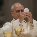 ലോകത്ത് സമാധാനവും ഐക്യവും പുലരണം, സ മാധാനത്തിന് ആഹ്വാനം ചെയ്ത് ലിയോ പതിനാലാമൻ മാർപ്പാപ്പയുടെ ആദ്യ ഈസ്റ്റർ ജാഗരണ ശുശ്രൂഷ