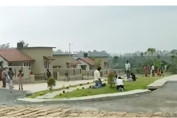 വയനാട് പുനരധിവാസം: ടൗൺഷിപ്പിൽ 19 വീടുകൾ കൂടി കൈമാറി; ദുരിതബാധിതർക്ക് തണലായി പുതിയ വീടുകൾ