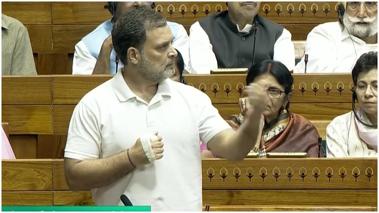 ‘ഇന്ത്യയുടെ രാഷ്ട്രീയ ഭൂപടം മാറ്റിവരയ്ക്കാനുള്ള ഈ നീക്കം രാജ്യവിരുദ്ധം’; വനിതാ സംവരണ ബില്ലിൽ മോദി സർക്കാരിനെതിരെ ആഞ്ഞടിച്ച് രാഹുൽ ഗാന്ധി