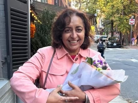 വർഷമായി അമേരിക്കയിൽ താമസിക്കുന്ന മീനു ബത്ര, മകൻ യുഎസ് സൈനികൻ, എമിഗ്രേഷൻ വിഭാഗം അറസ്റ്റിൽ പ്രതിഷേധം