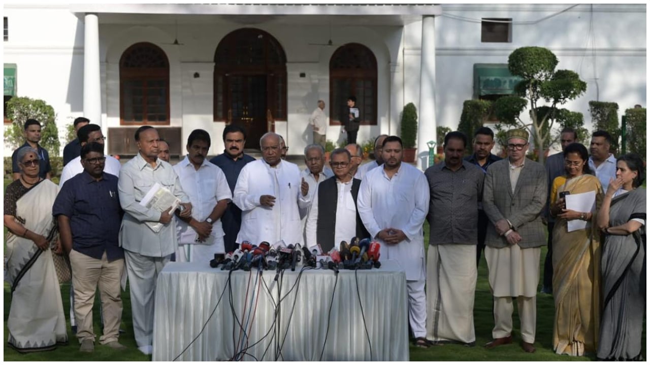 മണ്ഡല പുനർനിർണ്ണയ നീക്കം: കേന്ദ്രത്തിനെതിരെ ഒറ്റക്കെട്ടായി പോരാടാൻ ഇന്ത്യ സഖ്യം; ബില്ലിനെ എതിർത്ത് വോട്ട് ചെയ്യും