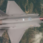 ലാസ് വെഗാസില് അമേരിക്കയുടെ എഫ് 35 യുദ്ധവിമാനം തകര്ന്നു വീണു