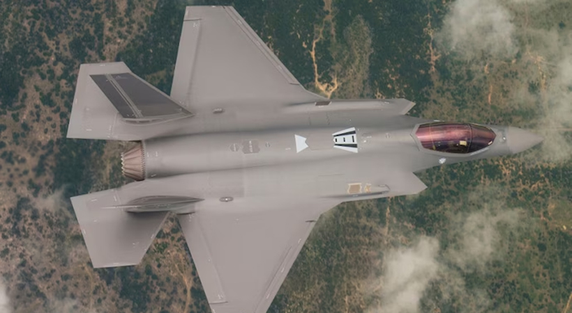 ലാസ് വെഗാസില് അമേരിക്കയുടെ എഫ് 35 യുദ്ധവിമാനം തകര്ന്നു വീണു