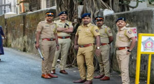 19 കാരന് ‘ലൗവ് ട്രാപ്പില് ‘കുടുക്കിയത് 180 പെണ്കുട്ടികളെ: കുരിക്കില്പ്പെട്ടത് പ്രായപൂര്ത്തിയാകാത്ത പെണ്കുട്ടികളും; യുവാവ് അറസ്റ്റില്