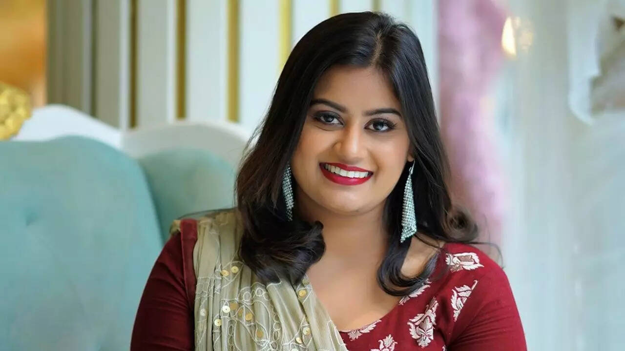 ‘ടിനി ടോം തെറ്റ് ചെയ്തത് സെക്കുലർ സ്റ്റേറ്റിനോട്; ശിക്ഷ അനുഭവിച്ചേ മതിയാകൂ’: കൊച്ചിയിൽ മൊഴി നൽകാനെത്തി അൻസിബ
