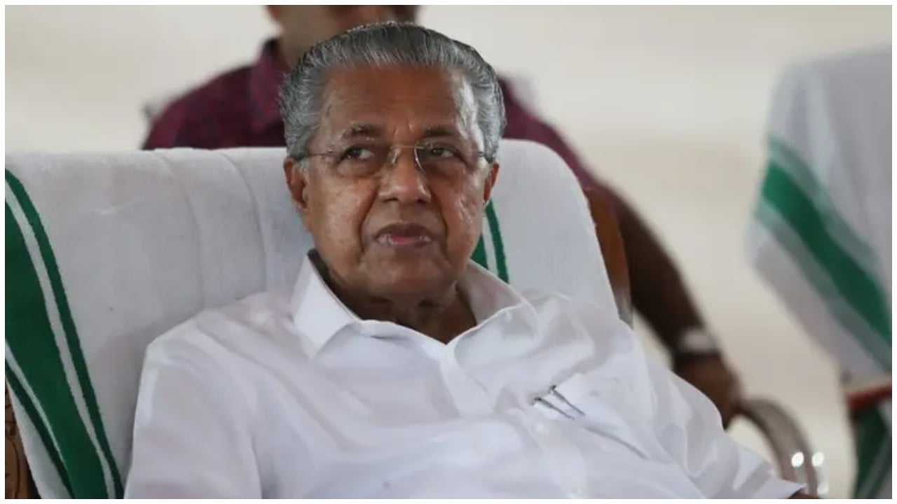 തോൽവി അംഗീകരിച്ച് മുഖ്യമന്ത്രി, രാജിവച്ചു; പുതിയ സർക്കാർ വരുന്നത് വരെ കാവൽ മുഖ്യമന്ത്രിയായി തുടരാൻ ഗവർണറുടെ നിർദ്ദേശം
